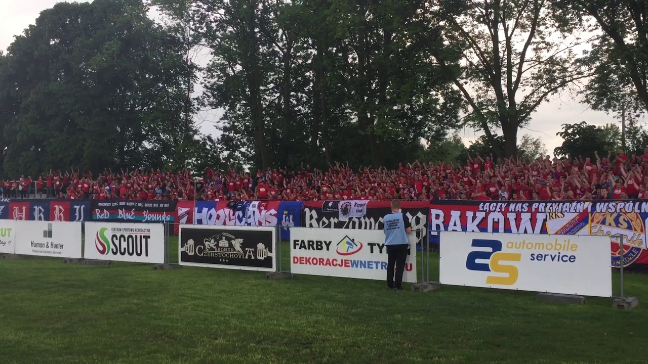 Radość kibiców Rakowa po golu na meczu z Ruchem 09 05 2018 r