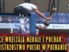 Kibice wręczają puchar i medale piłkarzom Legii za mistrzostwo Polski w Poznaniu (20.05.2018 r.)