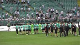 Tak piłkarze Legii cieszyli się z mistrzostwa razem z kibicami na stadionie (19.07.2020 r.)