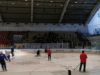 Kibice odwiedzają hokeistów na treningu przed Pucharem Polski