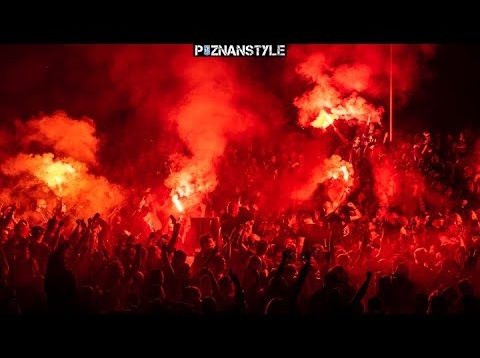 Kibice Lecha świętują z piłkarzami pod stadionem Mistrza Polski (14.05.2022)